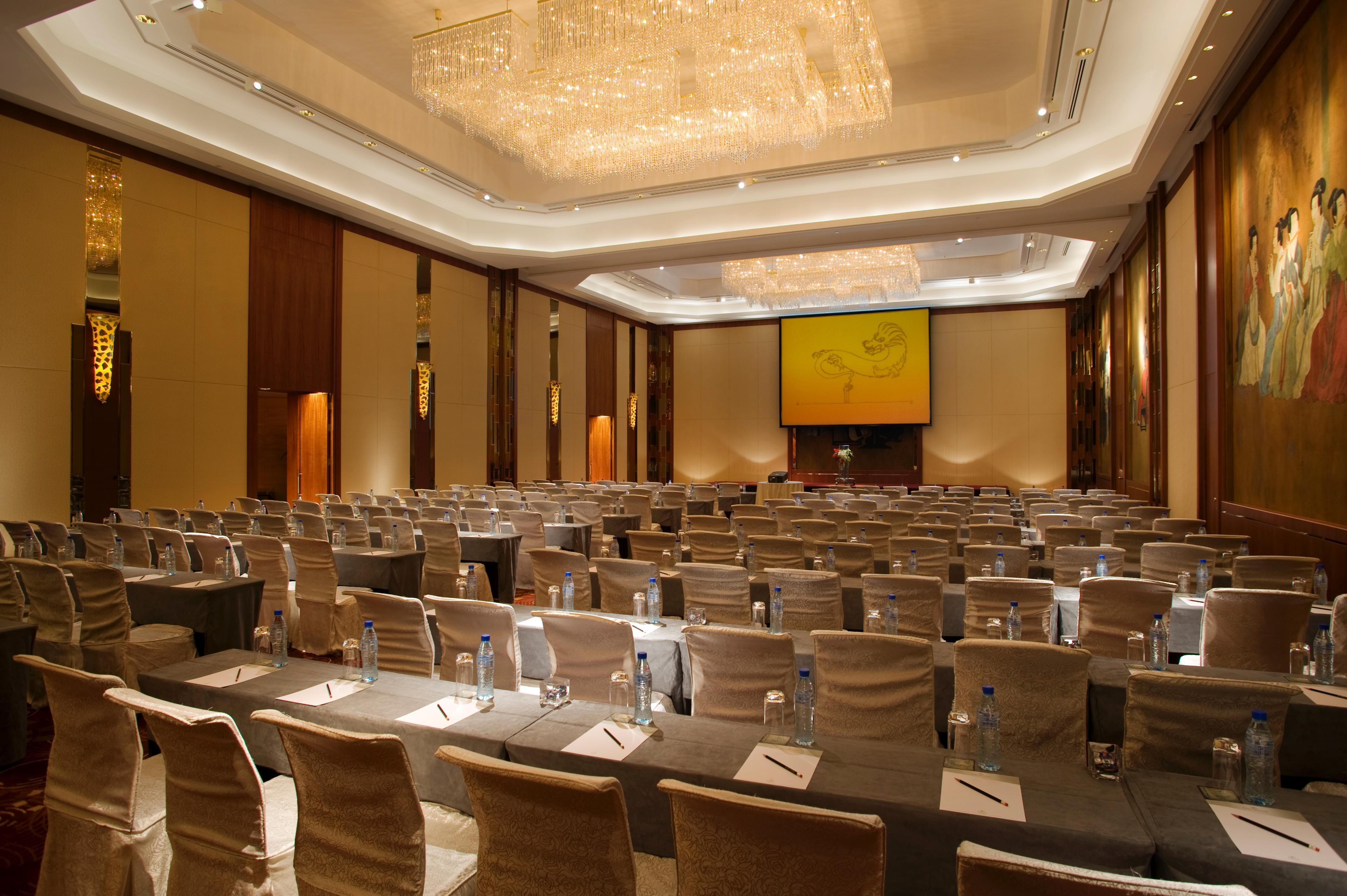 The Kunlun Jing An Hotel Шанхай Екстериор снимка