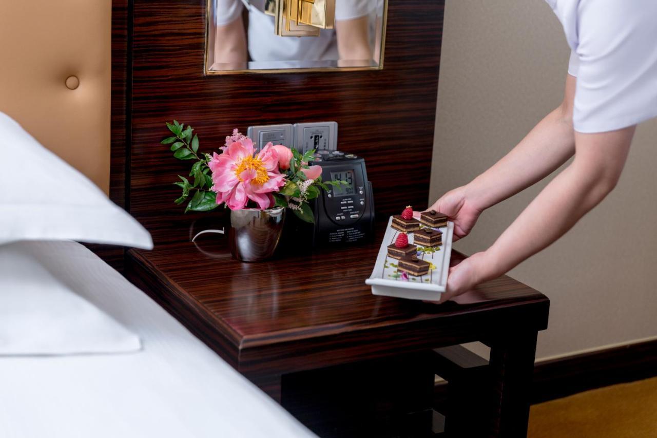 The Kunlun Jing An Hotel Шанхай Екстериор снимка